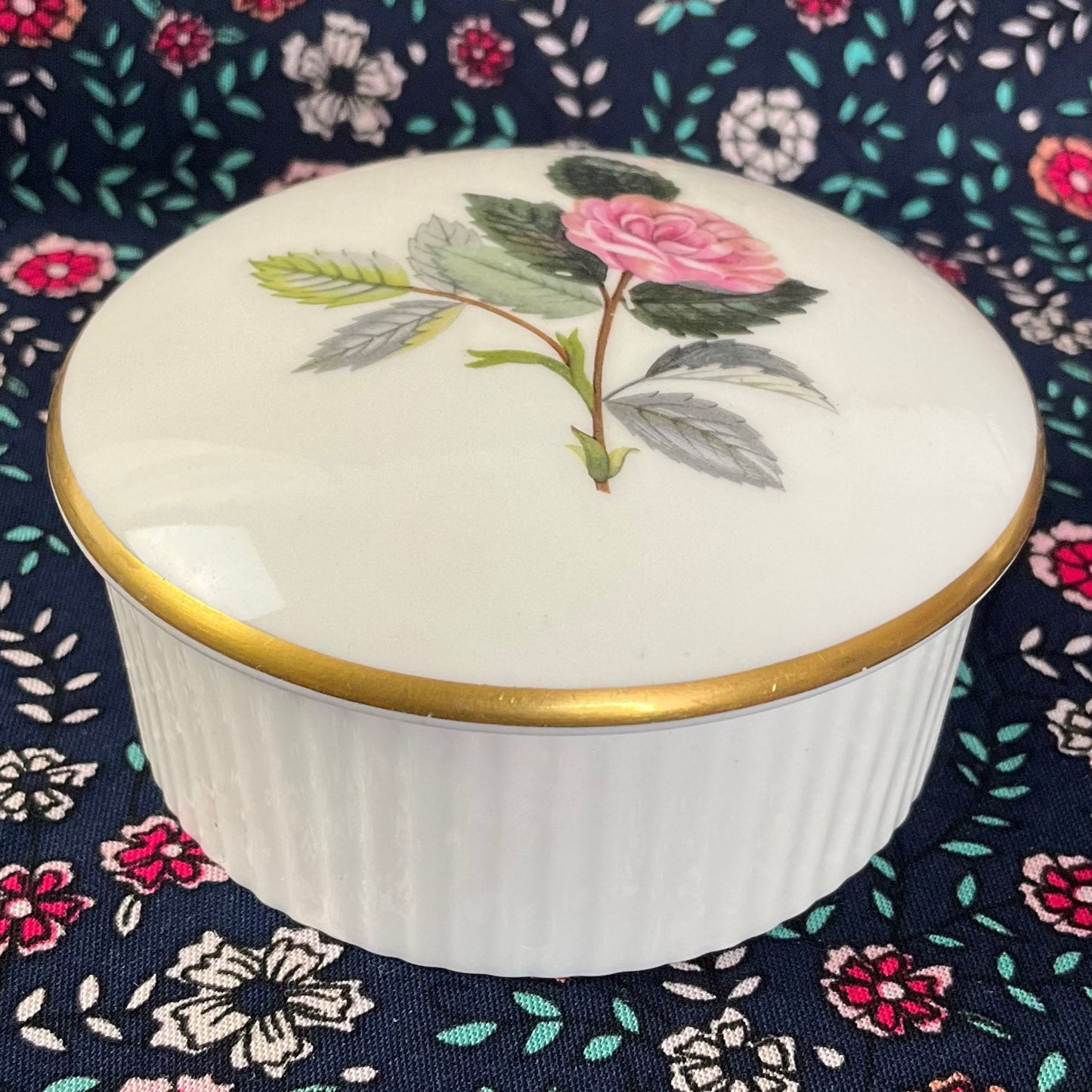 Vintage Wedgwood Hathaway Rose Trinket Dish: Lidded Bone China