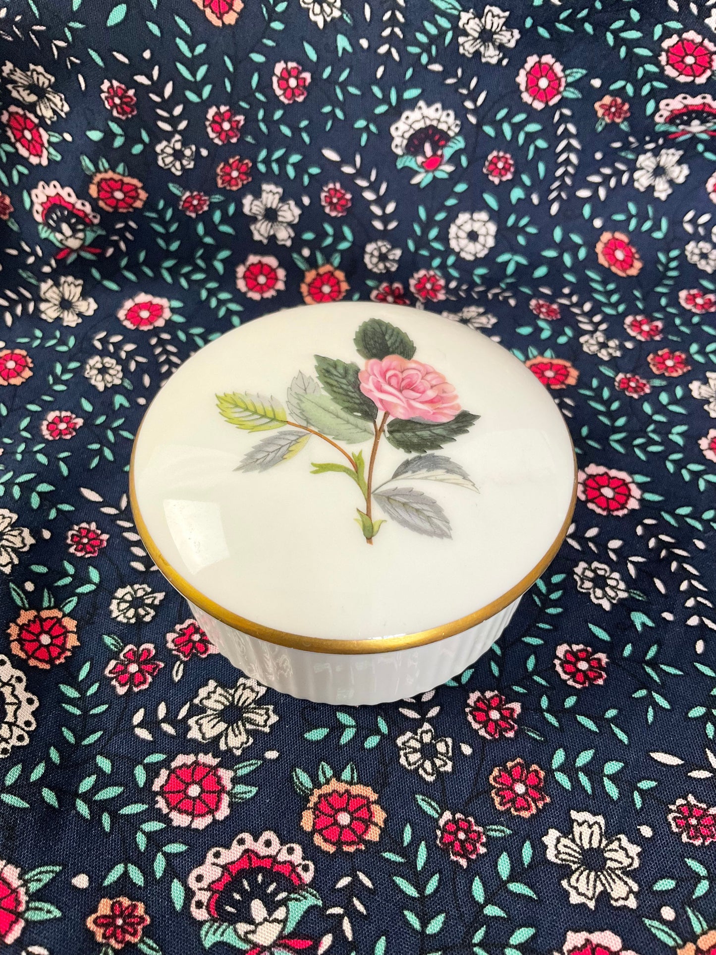 Vintage Wedgwood Hathaway Rose Trinket Dish: Lidded Bone China