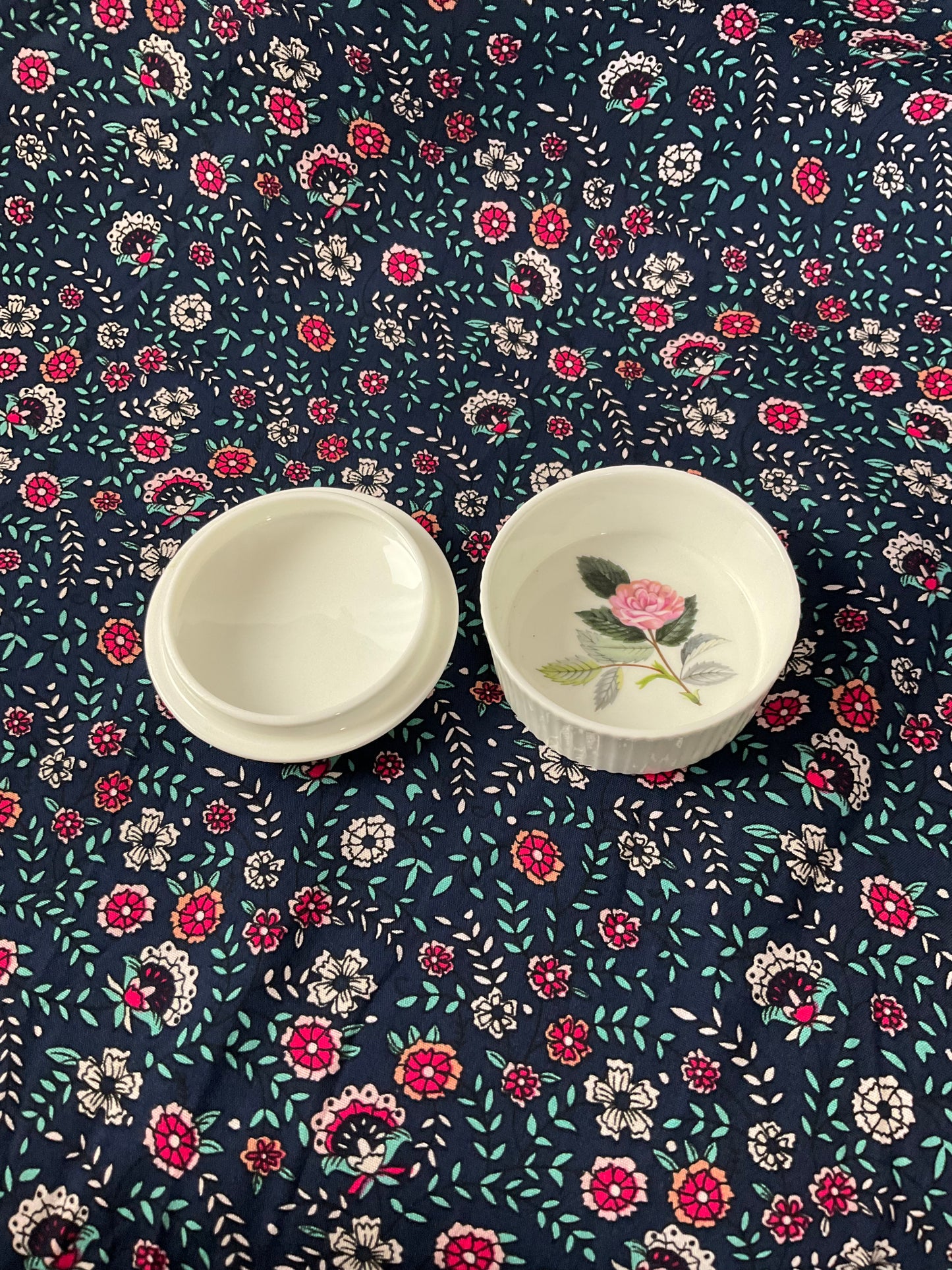 Vintage Wedgwood Hathaway Rose Trinket Dish: Lidded Bone China